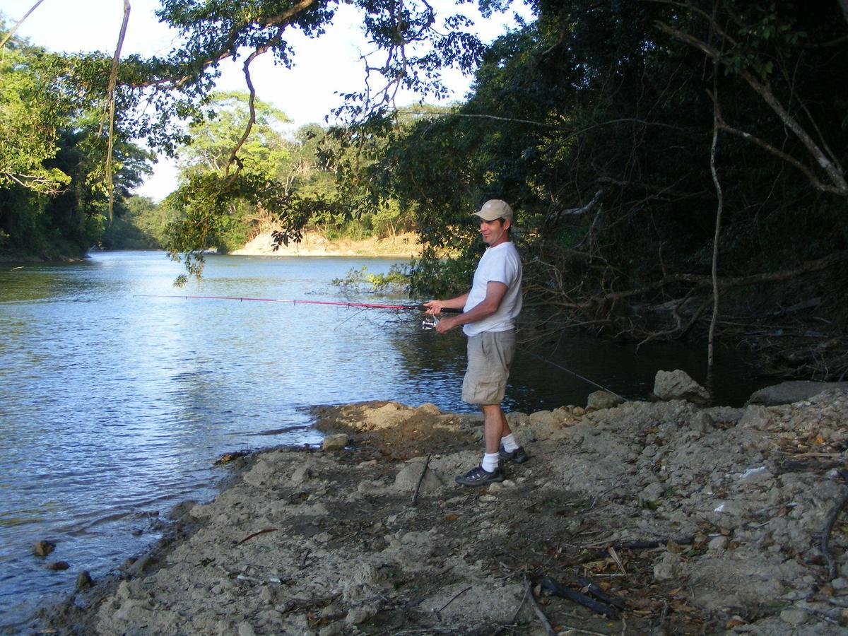 Lower Dover Jungle Lodge & Maya Ruins Unitedville 外观 照片